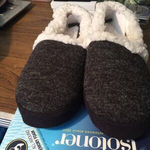 Women's Isotoner Slippers -- Size Medium